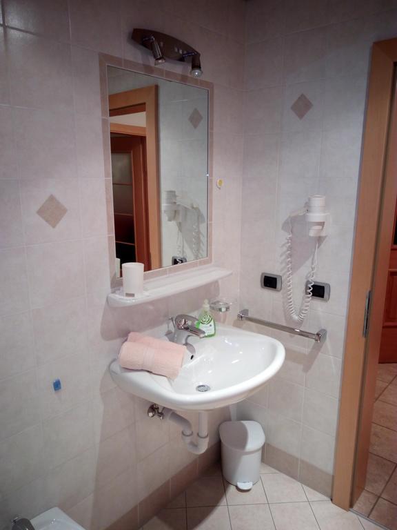 Trogerhof Apartment Dobbiaco Bagian luar foto